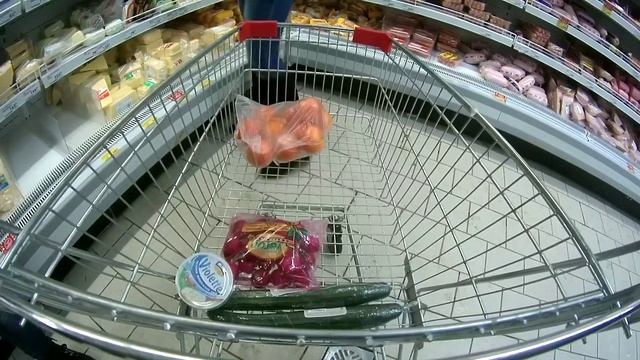 Гигантские огурцы в магазине смотреть онлайн