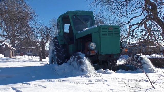 Забрали Т-40АМ для установки нового двигателя. Выбираемся из снежного плена на советском тракторе!!