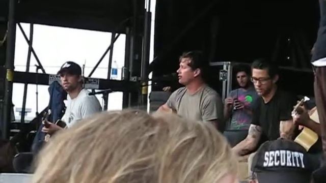 Angels and Airwaves- Toronto Warped Tour 08 смотреть онлайн