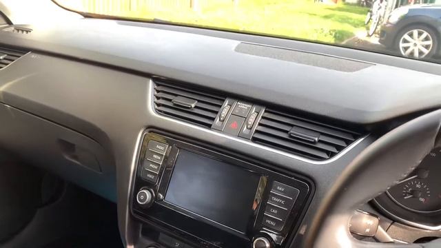 2015 Skoda Octavia Estate SE L 1.6 TDI Automatic -Urban Car Company смотреть онлайн