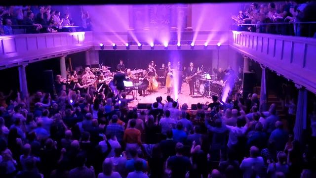 Sophie Ellis-Bextor / Heartbreak Make Me A Dancer / St George's Bristol смотреть онлайн