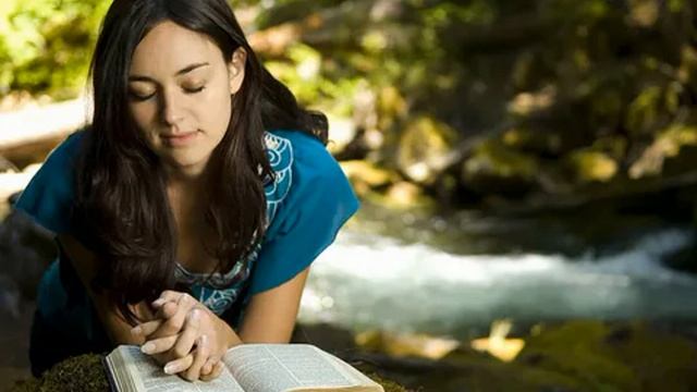 Хрупкая, милая женщина смотреть онлайн