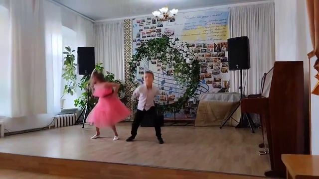Гончар Евеліна танець барбі смотреть онлайн