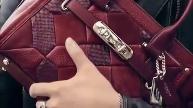 Вопрос — Ответ с Хлоей Грейс Морец от «Coach» смотреть онлайн
