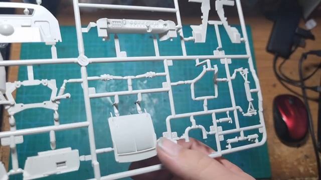 Meng - GT 40 - Unboxing смотреть онлайн