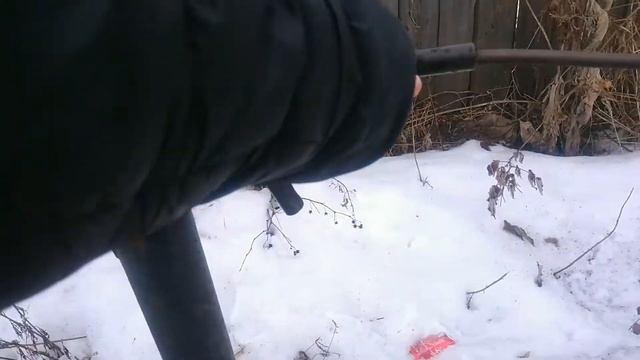 Одна из сломанных колонок на улице Нагорной/ www.krasnoturinsk.info смотреть онлайн