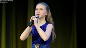 Девочка и дельфин "Говорят дельфины говорят"