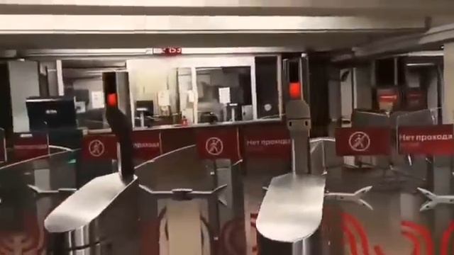 Метро "Преображенская площадь". Кассы закрыты, наличные не принимаются! смотреть онлайн