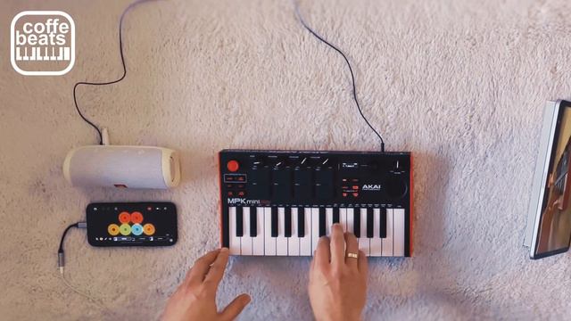 CoffeBeats #36 - Live looping with AKAI mini play and iPhone смотреть онлайн