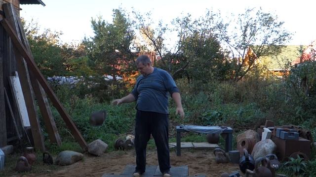 ПЕРЕКИДЫВАНИЕ С РУКИ НА РУКУ ГИРИ 33,8 КГ НАПОПА 33,8KG KETTLEBELL HAND TO HAND BOTTOM UP TOSSING смотреть онлайн