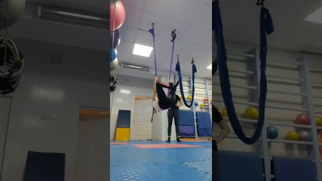 Кувырки на гамаке Воздушная Гимнастика #fitness #circus смотреть онлайн