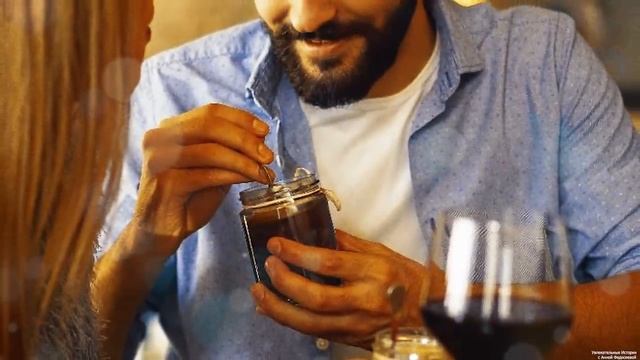 Паренёк пригрел бездомную старушку, и стал называть ее мамой, а когда узнал кто ее разыскивает… смотреть онлайн