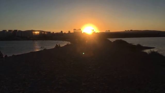 Алексино. Самый популярный пляж Новороссийска. Полный обзор.(Папа Может) смотреть онлайн
