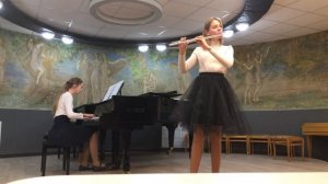 В. Попп «Венгерский танец №1» Исполняет Шергина Варвара(флейта), Белякова Лиза(фортепиано).
