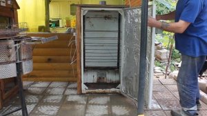 Сушилка для фруктов,грибов,ягод. Своими руками из старого холодильника.