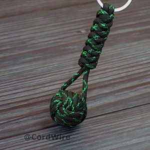 Брелок из паракорда в виде кулака обезьяны #shorts