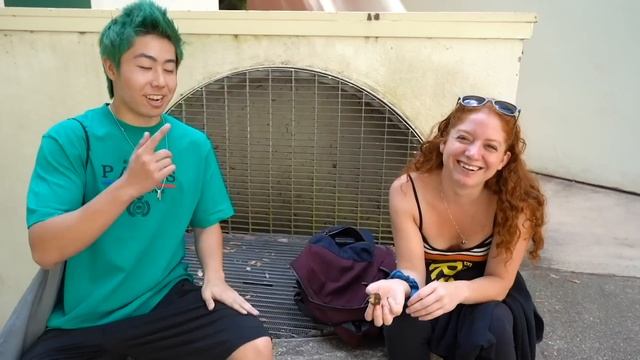 Customizing 11 iPhones, Then Giving Them To People смотреть онлайн