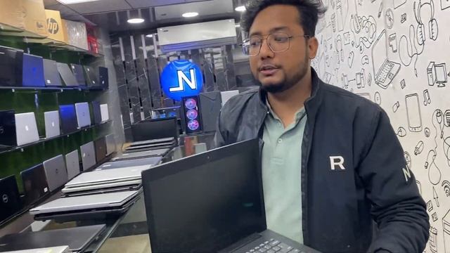Cheapest Laptop Market In Delhi Nehru Place ?| 4000/- मैं Laptop | MacBook Pro, Lenovo, Dell & hp | смотреть онлайн