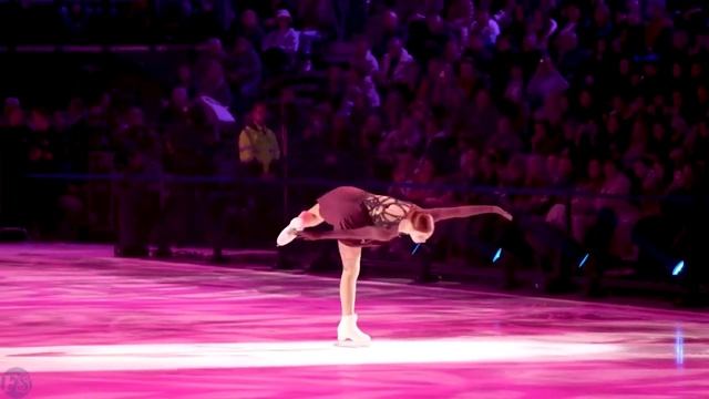 Шоу Евгения Плющенко. Александра Трусова и ее короткая программа - Ainsi bas la vida смотреть онлайн