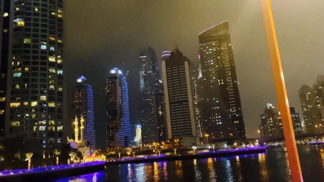 ДУБАЙ. ДУБАК В ДУБАЕ В ЯНВАРЕ. УЖИН В ЛОДКЕ ПО MARINA DUBAI. смотреть онлайн