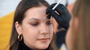 Поэтапное окрашивание бровей гель-краской BRONSUN