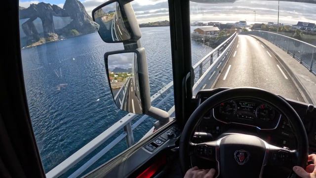 Водитель грузовика Scania R540 xT от первого лица в Северной Норвегии-Лофотенские остров смотреть онлайн