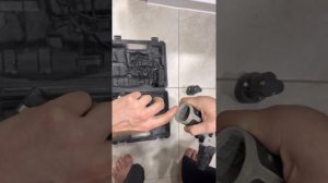 Ремонт креплений аккумулятора Интерскол.