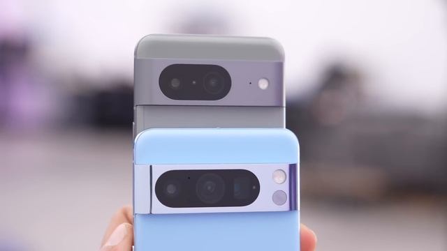 Google Pixel 8 vs Pixel 8 Pro Hands On смотреть онлайн