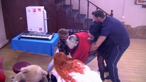 Дом-2: Черно вцепилась в волосы Марго