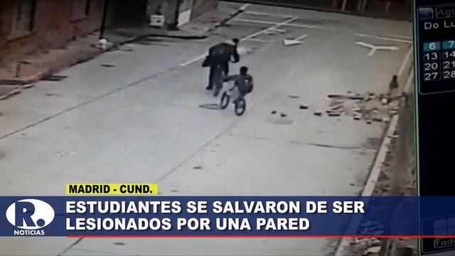 ESTUDIANTE Y UN PERRO A PUNTO DE QUEDAR ATRAPADOS DEBAJO DE UN MURO смотреть онлайн
