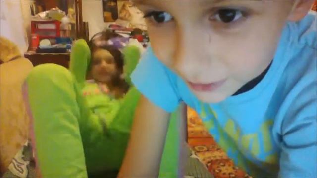 как дети качают прес