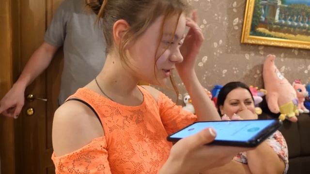 VLOG Выполням смешные задания на ДР Насти. Умираем со смеху смотреть онлайн