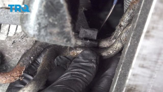 How to Replace Transmission Oil Cooler Line 2006-2013 Chevrolet Impala смотреть онлайн