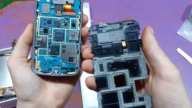 Разбираем Samsung Galaxy Beam 2 и в строеный DLP пикопроектор в нём смотреть онлайн