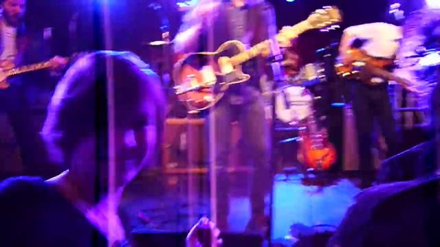 Dan Auerbach at the Paradise, Boston, Mass. March 1, 2009 with Rachel Wolf dancing смотреть онлайн