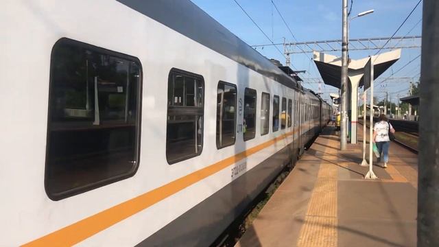 Электропоезд ЭП2Д 0138 ЦППК отправляется со станции Виноградово Казанского направления РЖД. смотреть онлайн