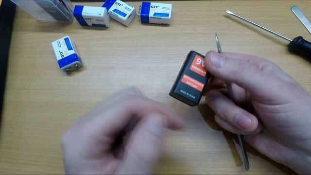 Аккумуляторная крона 9 вольт. Обзор аккумуляторной батарейки 6F22 SR1