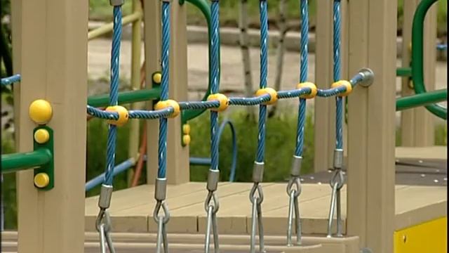 Домам ребенка новые площадки_Июль 2012 смотреть онлайн