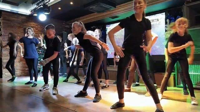 Арт - клуб "АДМИРАЛЪ" г.Барнаул Новый 2020 год в АДМИРАЛЕ смотреть онлайн