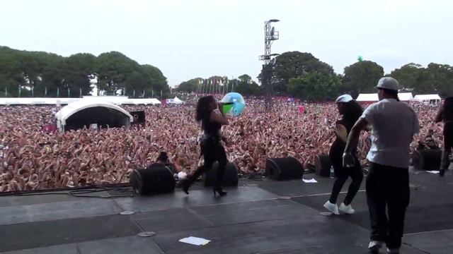 DJ Spinderella Performance with Salt N Pepa - Shoop смотреть онлайн