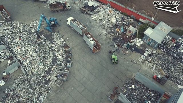 Погрузчик Merlo за работой. Центральная база Ферратек. смотреть онлайн