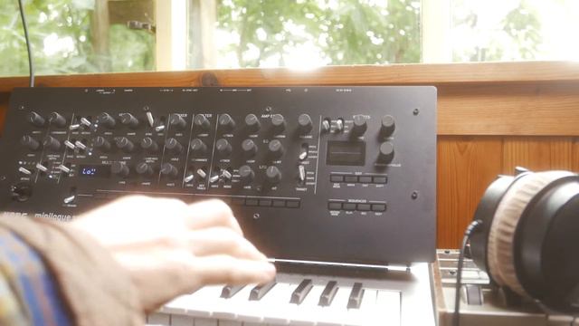 Oldschool vintage/retro *arps* for the Minilogue XD смотреть онлайн