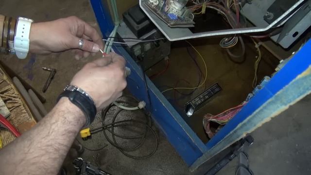 ROCK-OLA Jump Bug Arcade Game Restore - PART 2 - POWER SUPPLY INSTALL AND TESTING смотреть онлайн