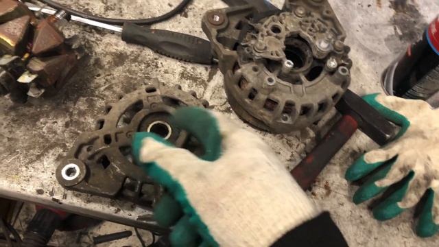 Ремонт генератора Renault Logan (фаза 2) замена подшипников, восстановление генератора. смотреть онлайн