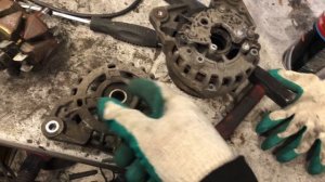 Ремонт генератора Renault Logan (фаза 2) замена подшипников, восстановление генератора.