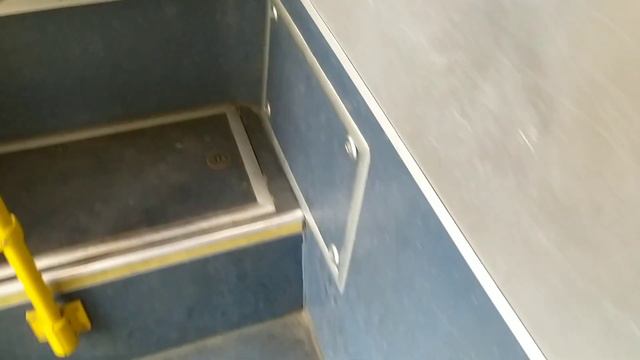 Это шок!!!! Пассажиры гадят в салоне автобуса! смотреть онлайн
