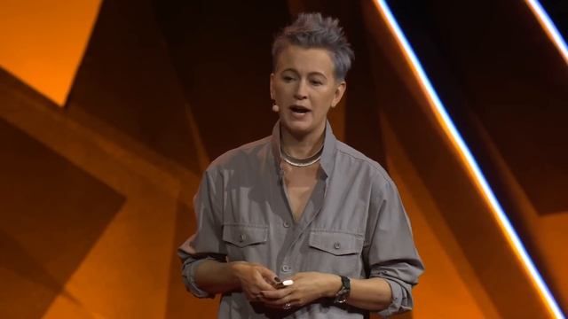 Why "biofabrication" is the next industrial revolution | Suzanne Lee смотреть онлайн