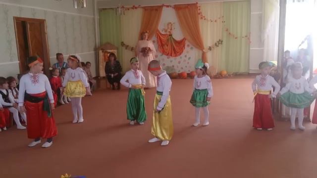 Праздник осени ( Хоровод" Осінь господиня") смотреть онлайн
