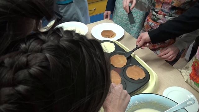 Блинчики руками детками 12 школы смотреть онлайн