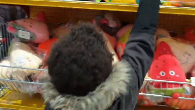 Almaty in early spring and Magnum Supermarket смотреть онлайн